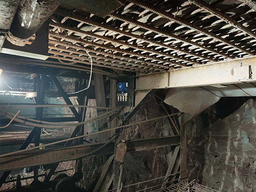 煤礦固定式四合一可燃?xì)怏w檢測(cè)儀安裝現(xiàn)場(chǎng)